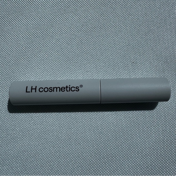 NWT LH Lip Gloss Lipstick - Gloil Plus - Picture 2 of 3